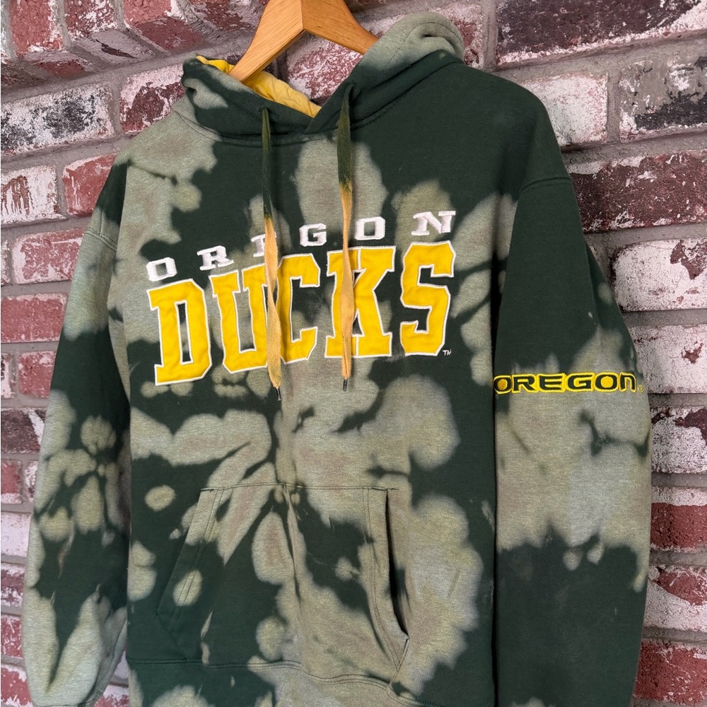 University of Oregon Ducks Football Bleach Spiral Tiedye Hoodie Sweatshirt - Picture 2 of 7